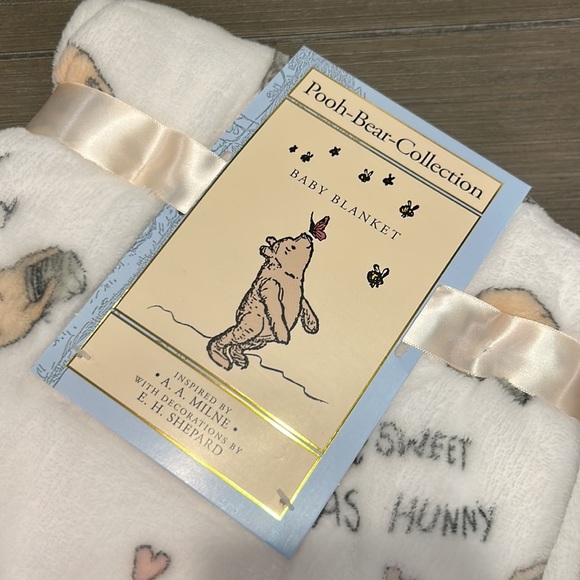 NWT! Winnie The Pooh Baby Blanket - Picture 3 of 5